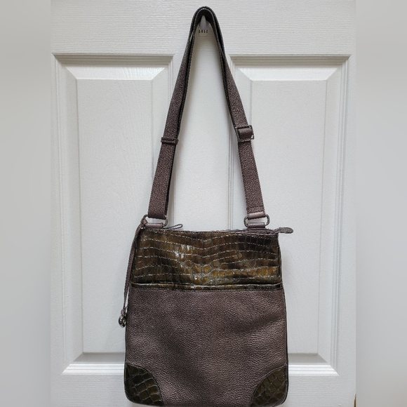 Elegant Gray and Olive Crocodile-Embossed Leather Crossbody Bag - Picture 3 of 9